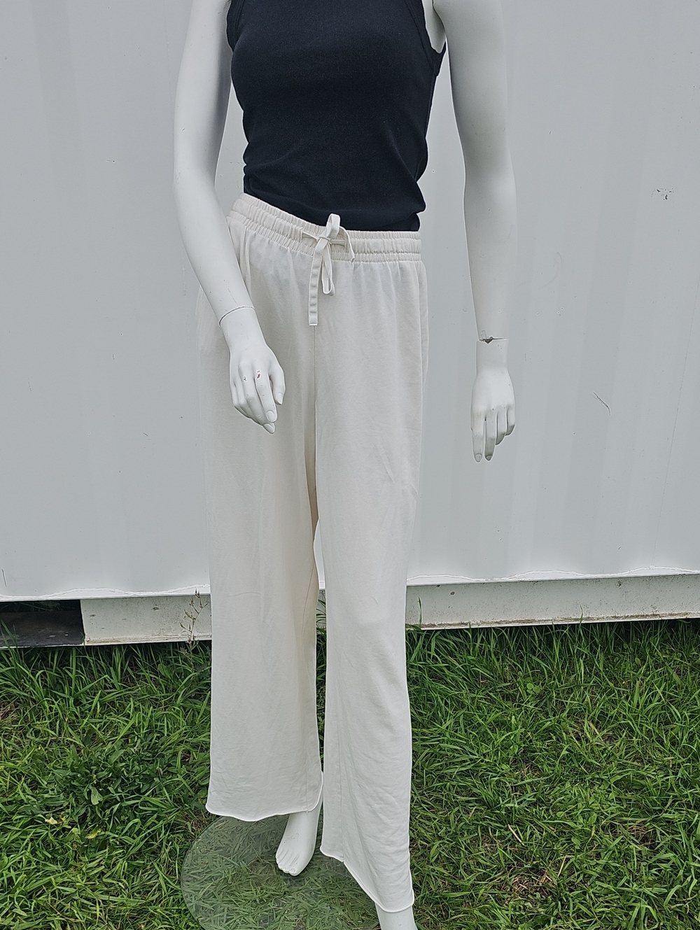 H&M Cream Wide Leg Sweatpants Size M Fits L 100% Cotton